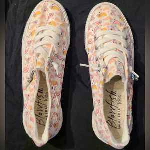 Blowfish Malibu kids shoes size 5 rainbow pattern